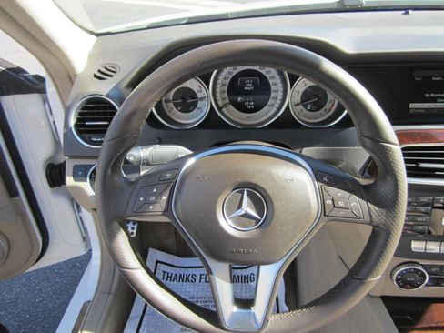 Used 2014 Mercedes-Benz C 250 Sedan image 30