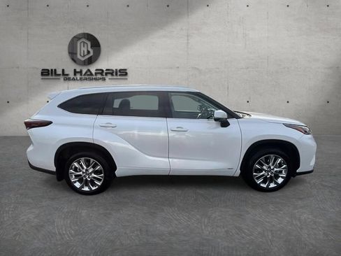 Used 2026 Toyota Highlander Limited AWD/4WD image 5