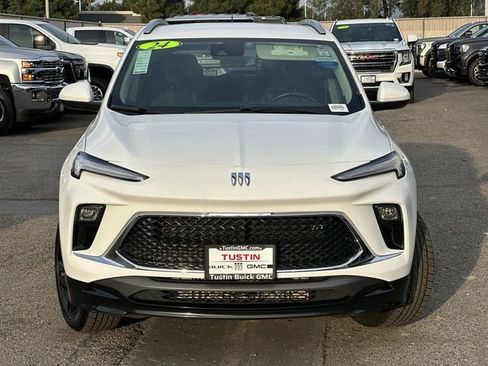 Used 2024 Buick Encore GX Sport Touring image 2