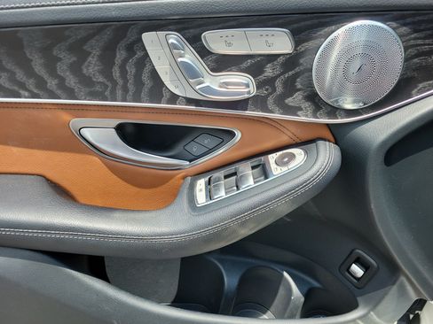 Used 2017 Mercedes-Benz GLC 300 image 6