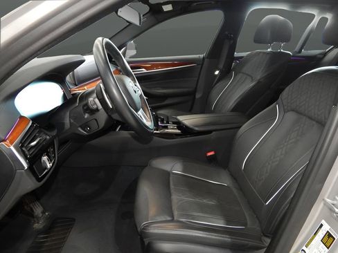 Used 2019 BMW 540i xDrive w/ Dynamic Handling Package AWD/4WD image 15
