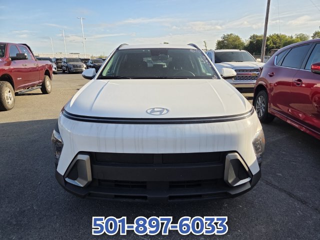Used 2025 Hyundai Kona SEL FWD image 2