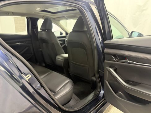 Used 2021 MAZDA MAZDA3 s image 27