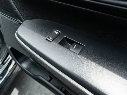 Used 2018 Honda CR-V LX image 16
