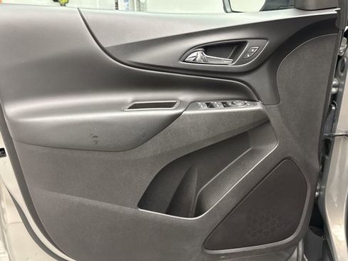 Used 2018 Chevrolet Equinox LT image 9