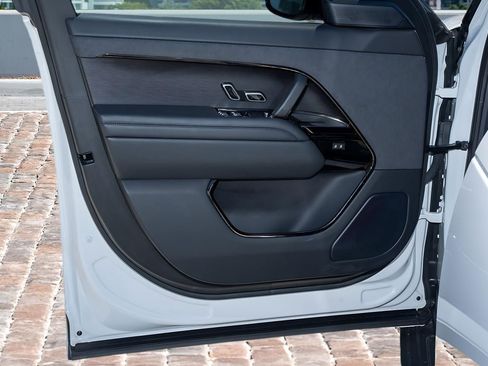 Used 2023 Land Rover Range Rover Sport SE Dynamic image 11