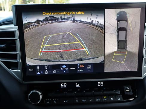 Used 2025 Toyota Tundra Platinum image 33