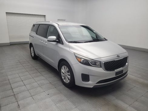 Used 2018 Kia Sedona LX w/ LX Essentials Premium Package FWD image 13