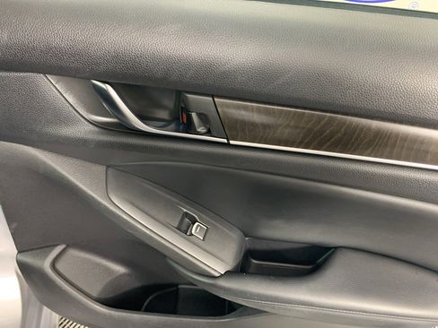 Used 2018 Honda Accord EX-L image 38