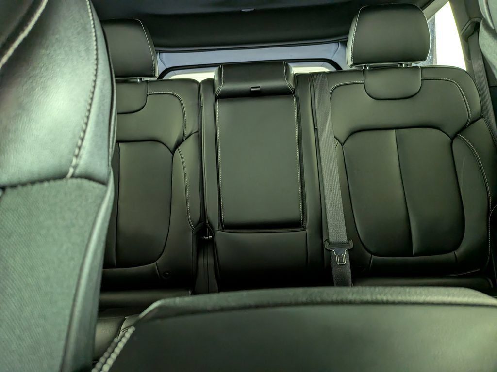 Certified 2025 Jeep Grand Cherokee Limited AWD/4WD image 30