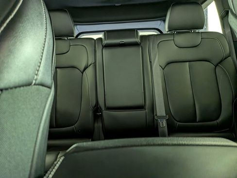 Used 2025 Jeep Grand Cherokee Limited AWD/4WD image 30
