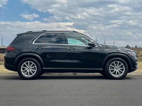 Used 2025 Mercedes-Benz GLE 350 4MATIC w/ Driver Assistance Package image 2