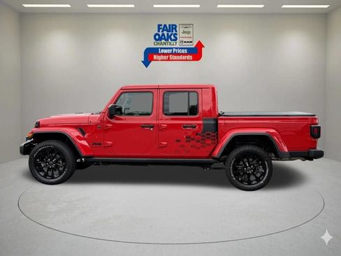 Used 2024 Jeep Gladiator Sport AWD/4WD image 12