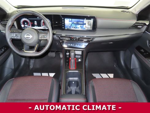 Certified 2025 Nissan Kicks SR image 11