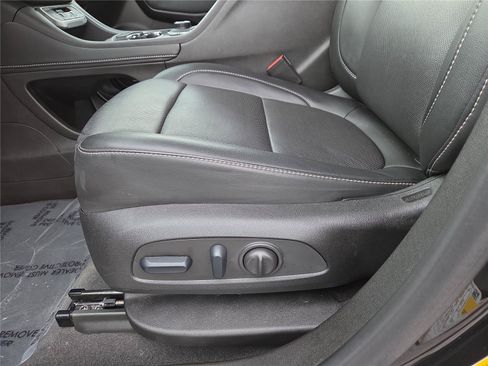 Used 2023 GMC Acadia SLT w/ Preferred Package AWD/4WD image 22