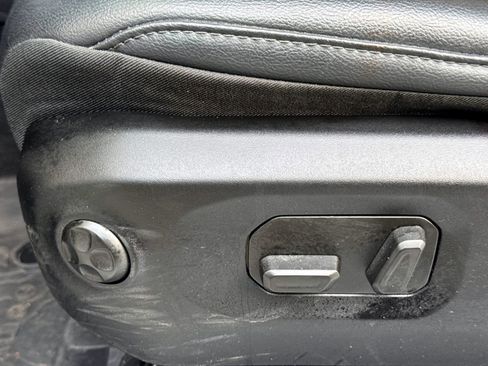 Used 2025 Jeep Wrangler Unlimited Sahara image 15