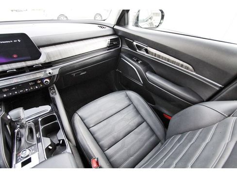 Used 2024 Kia Telluride SX Prestige AWD/4WD image 11