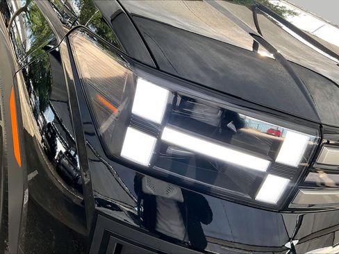 Certified 2025 Hyundai Santa Fe SE FWD image 27
