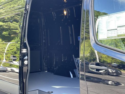 New 2025 Mercedes-Benz Sprinter 2500 image 7
