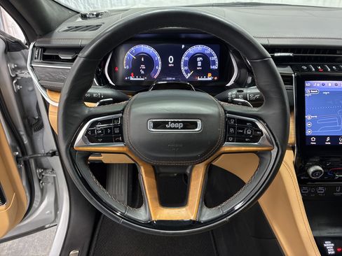 Certified 2025 Jeep Grand Cherokee L Summit AWD/4WD image 23