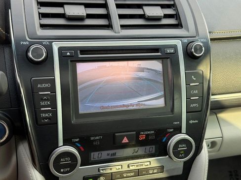 Used 2014 Toyota Camry XLE w/ Leather Package FWD image 25
