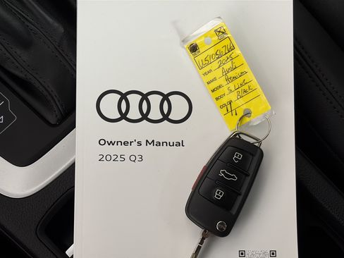 Used 2025 Audi Q3 2.0T Premium AWD/4WD image 40