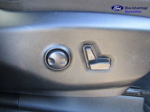 Used 2025 Chrysler Pacifica Limited FWD image 43