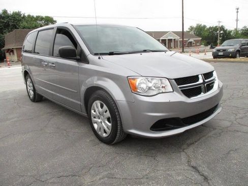 Used 2016 Dodge Grand Caravan SE w/ Quick Order Package 29E SE image 2