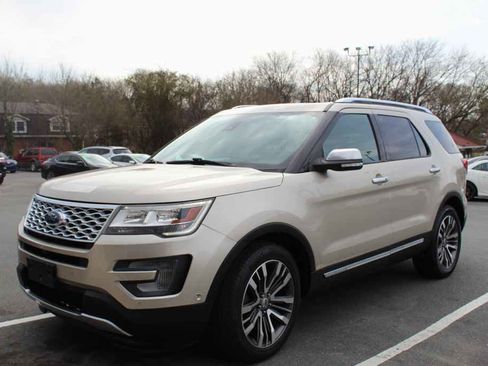 Used 2017 Ford Explorer Platinum image 1