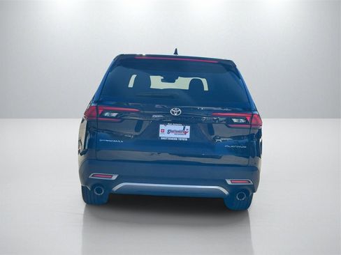 Used 2024 Toyota Grand Highlander AWD Hybrid image 6