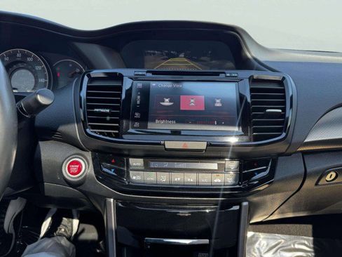 Used 2017 Honda Accord EX-L image 34