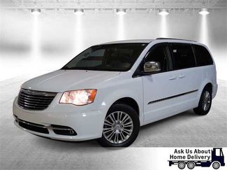 Used 2014 Chrysler Town & Country Touring-L w/ Trailer Tow Group video 1
