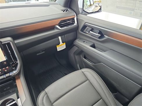 New 2026 GMC Yukon Denali w/ Sun & Power Step Package image 14