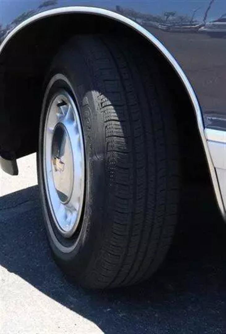 Used 1993 Chevrolet Caprice Classic RWD image 23