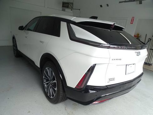 Certified 2024 Cadillac Lyriq Sport AWD/4WD image 19