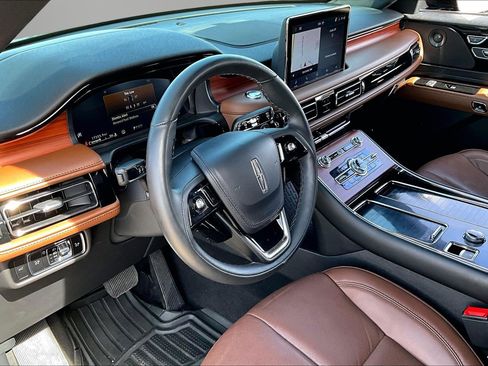 Used 2024 Lincoln Aviator Reserve w/ Equipment Group 201A image 17