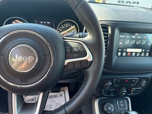 Used 2019 Jeep Compass Latitude AWD/4WD image 14