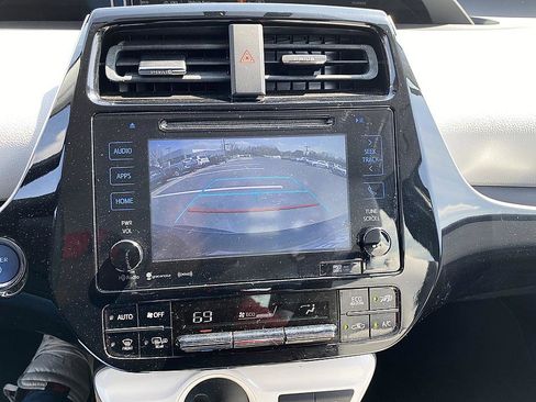 Used 2016 Toyota Prius Four image 14