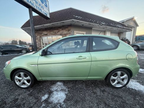 Used 2009 Hyundai Accent SE w/ Premium Equipment Pkg 4 image 8