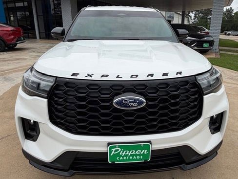 Used 2025 Ford Explorer ST-Line w/ Premium Package RWD image 3