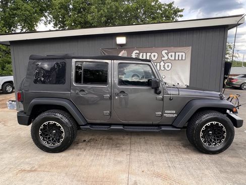 Used 2017 Jeep Wrangler Unlimited Sport w/ Quick Order Package 24S AWD/4WD image 10