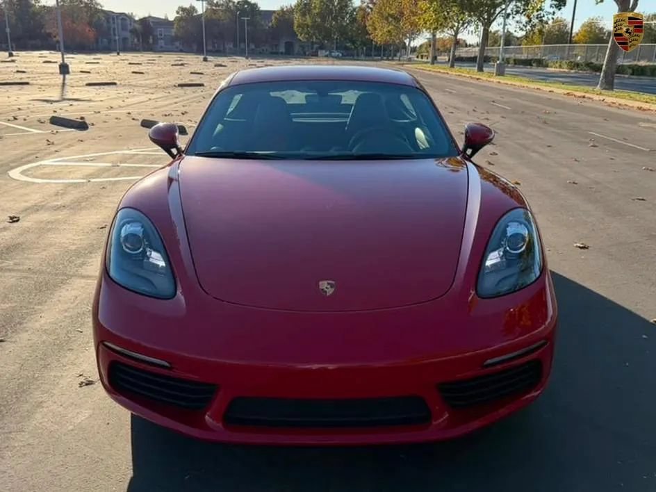Used 2018 Porsche 718 Cayman RWD image 8