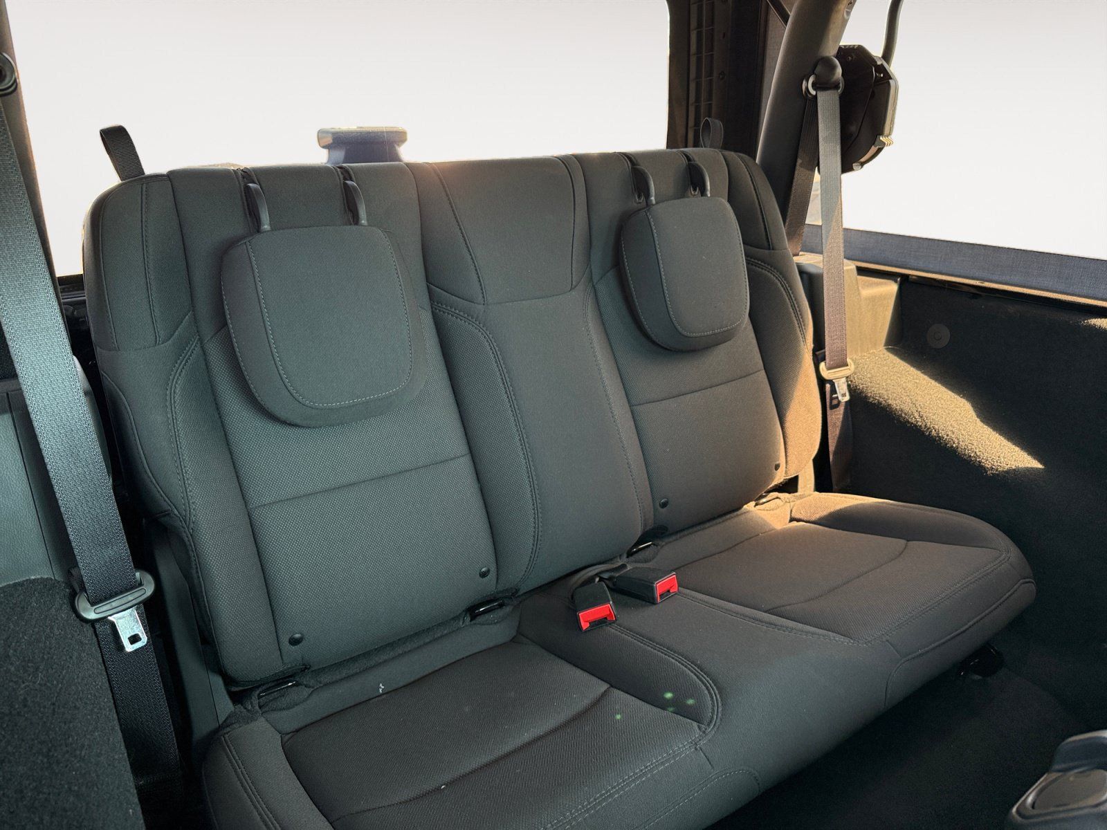 Used 2022 Jeep Wrangler Sport AWD/4WD image 18