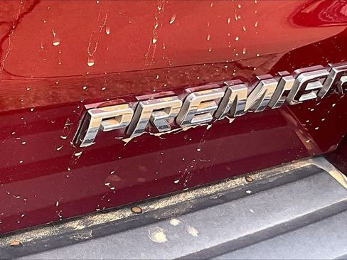 Used 2019 Chevrolet Suburban Premier w/ Premier Plus Edition AWD/4WD image 7