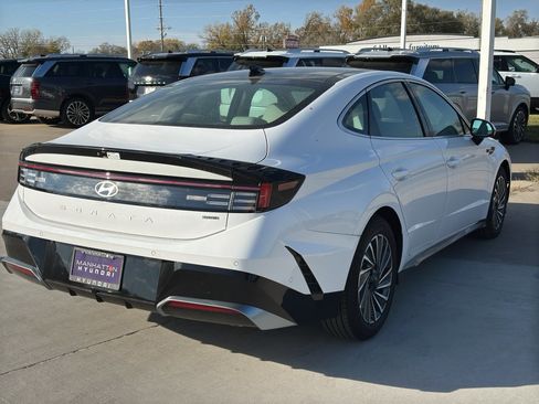 New 2025 Hyundai Sonata Limited image 5