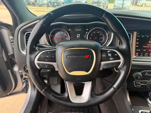 Used 2016 Dodge Charger SXT RWD image 13