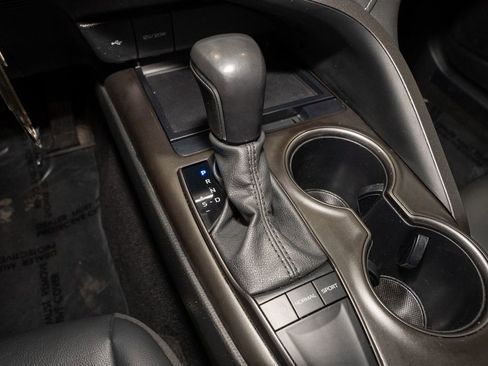 Used 2024 Toyota Camry SE image 14