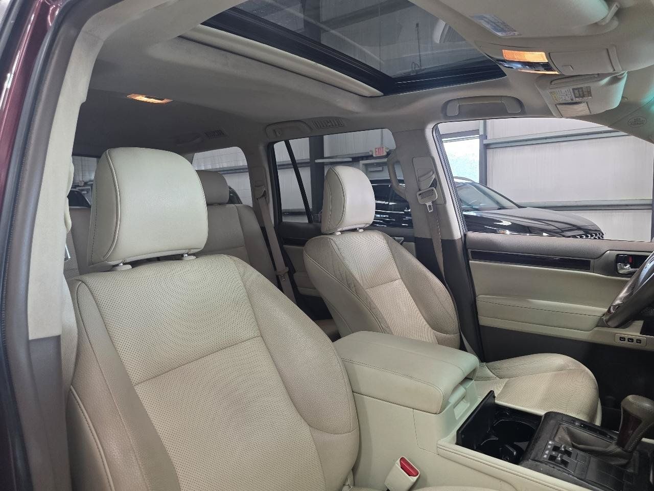 Used 2017 Lexus GX 460 Premium AWD/4WD image 24