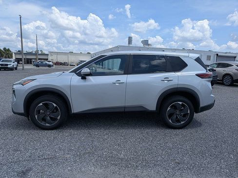 Used 2025 Nissan Rogue SV AWD/4WD image 5