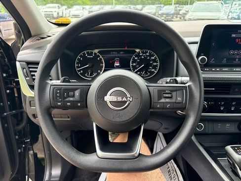 Used 2023 Nissan Rogue S AWD/4WD image 25